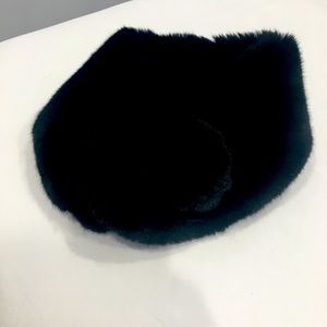 One size fit most, black scarf.